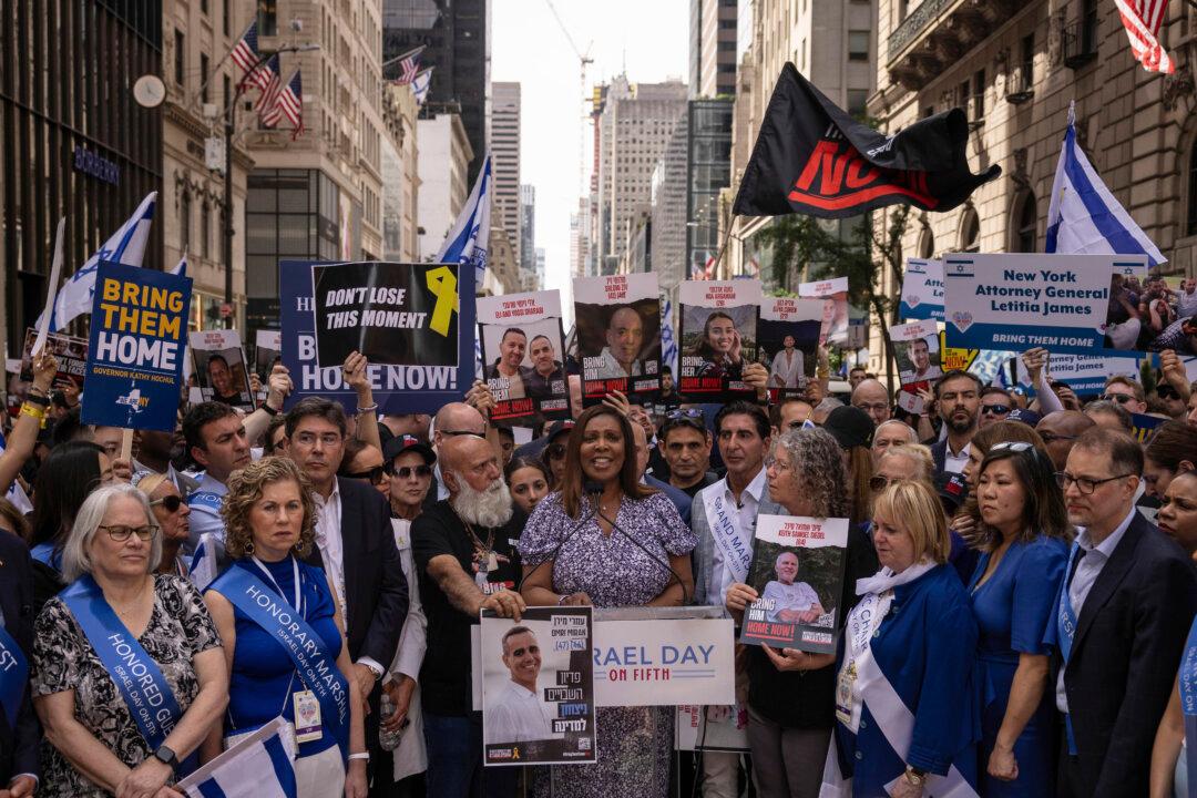 Parade for Israel in NYC Focuses on Solidarity This Year as Gaza War Casts a Grim Shadow