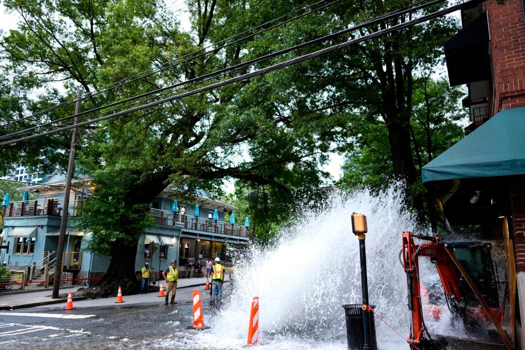 Water Begins to Flow Again in Downtown Atlanta After Outage That Began Friday