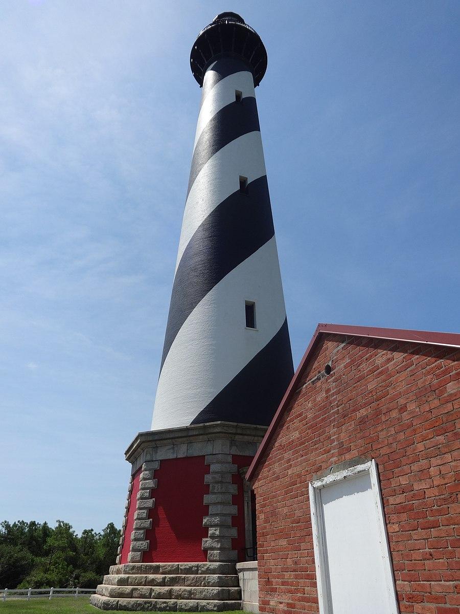 The new location of the Cape Hatteras lighthouse is 1,600 feet from the ocean, which will keep it safe from erosion for the next century. (<a href=https://www.theepochtimes.com/bright/