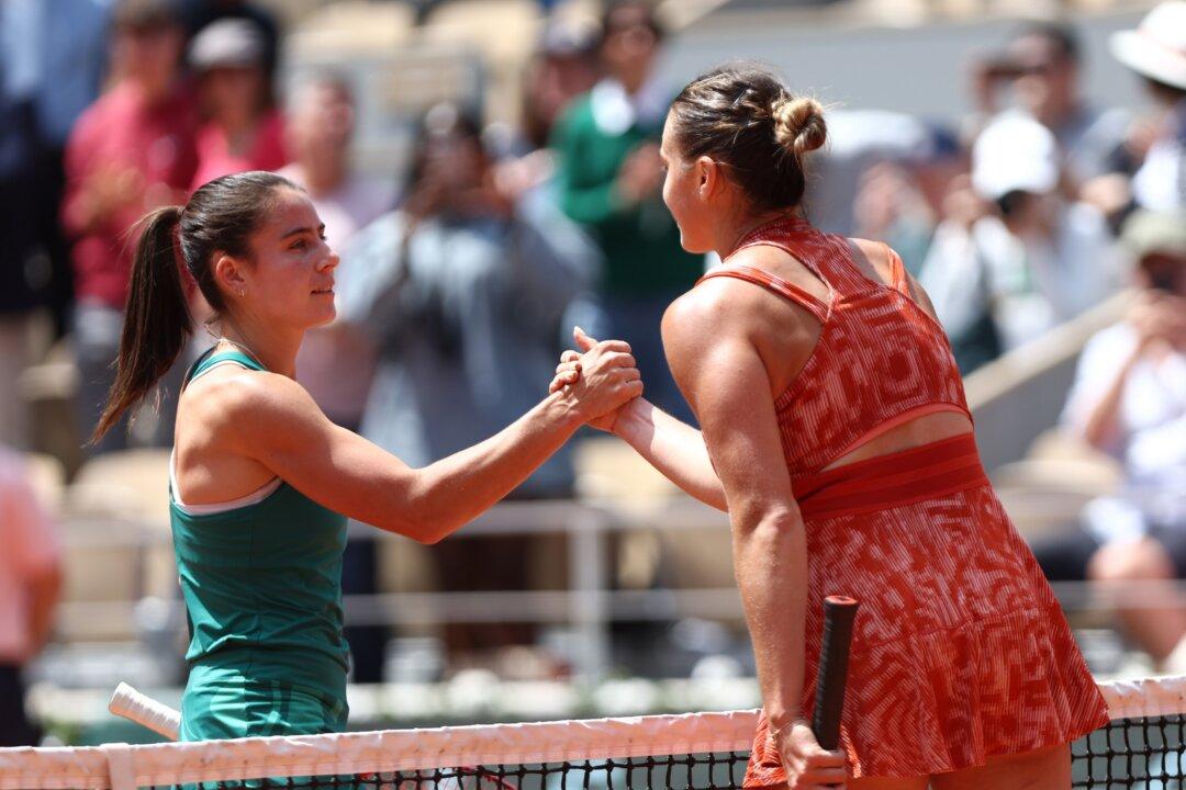 Sabalenka Beats Navarro to Reach French Open Quarterfinals; de Minaur Beats Medvedev