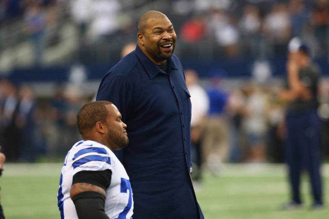 Dallas Cowboys Hall-of-Famer Larry Allen Dead at 52