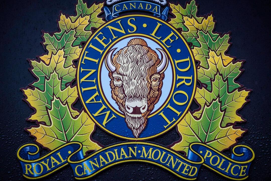 RCMP Say 3 Dead, Suspects at Large in Targeted Attack at Home in Lloydminster, Sask