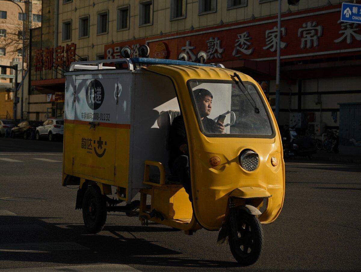 Canned-Gas Delivery Workers in Central China Hold Strike Over Industry Monopoly