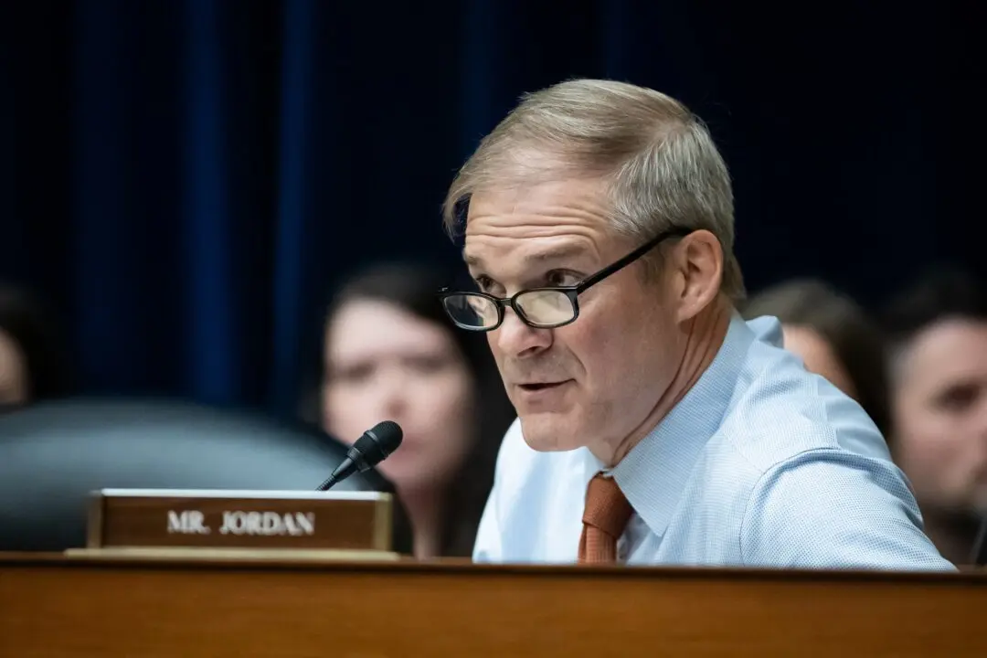 House Republicans Urge Supreme Court to Back Trump’s Limits on Birthright Citizenship