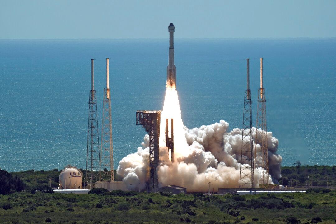 Boeing Spacecraft Crew Arrives Safely at ISS After Experiencing More Helium Leaks