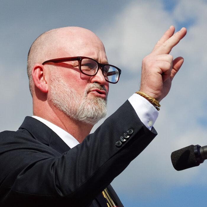 SEAL Vet-Turned Congressman Calls on VA Secretary to Resign Over Bonus Scandal