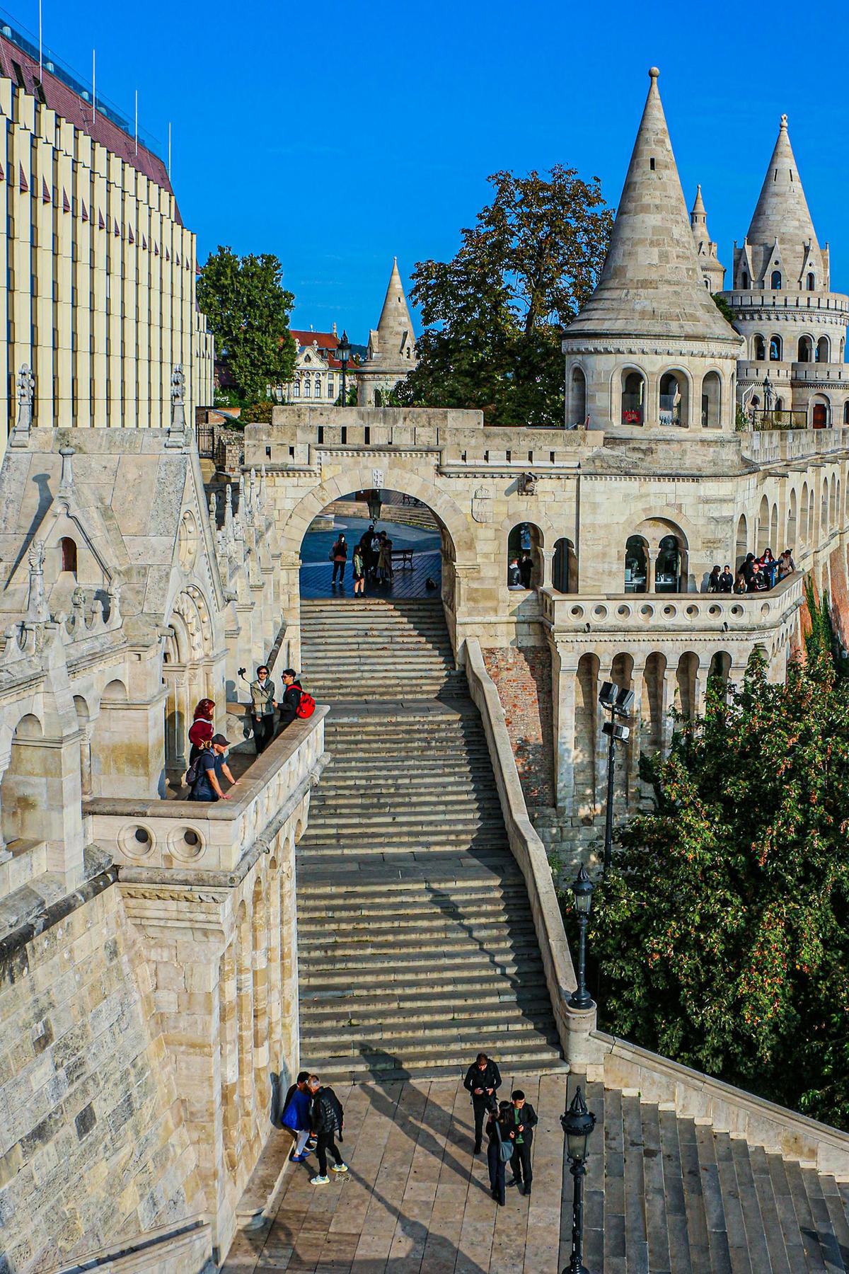 <span style="font-weight: 400;">With its lookout towers, the Fisherman’s Bastion seems right out of a fairy tale. </span>(Attila Egri/Pexels)