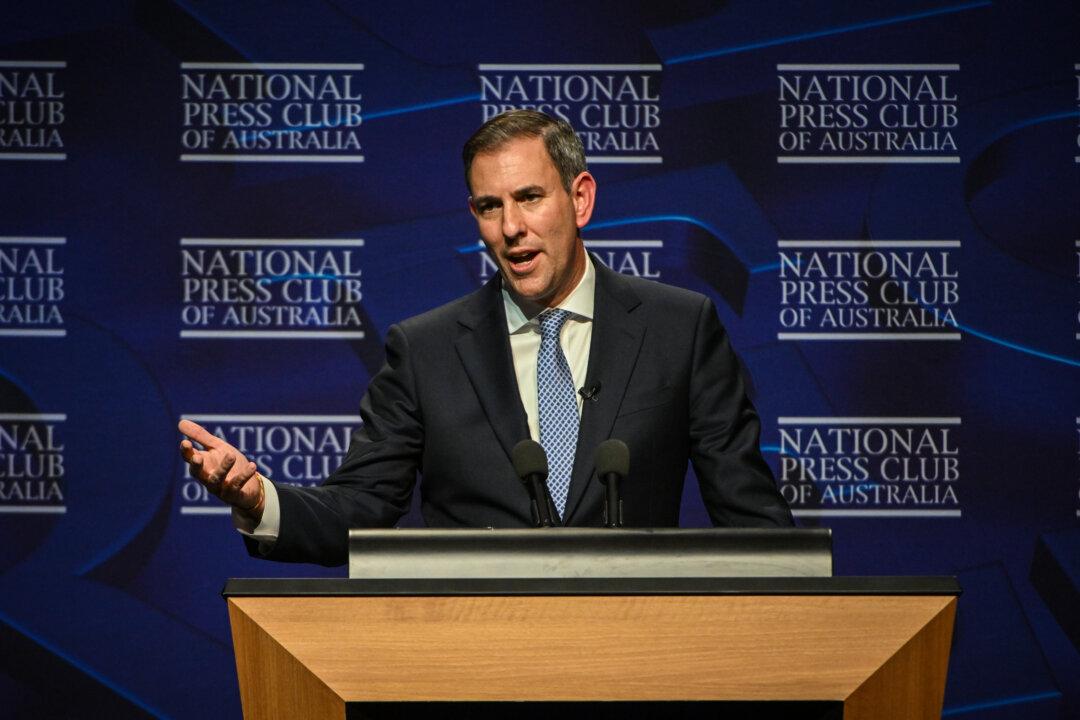 Australian Treasurer Says No Recession Expected Despite Bleak Economic Performance