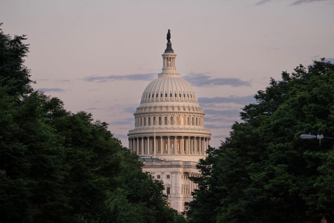 House Panel Blocks Pay Bump for Lawmakers