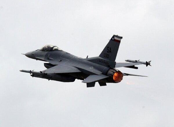A U.S. Air Force F-16 jet fighter takes off from an airbase in Natal, Brazil, on November 20, 2018. (Paulo Whitaker/Reuters)