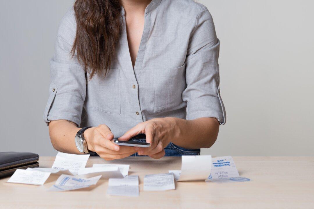 The Power of Tracking Your Finances: From Clueless to Cash Savvy (4/6)