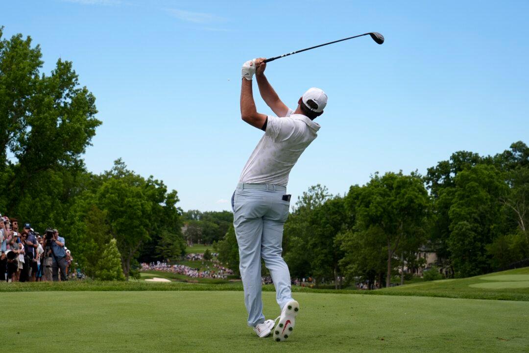 Scheffler Builds a 4-shot Lead at Memorial Even With a Triple Bogey