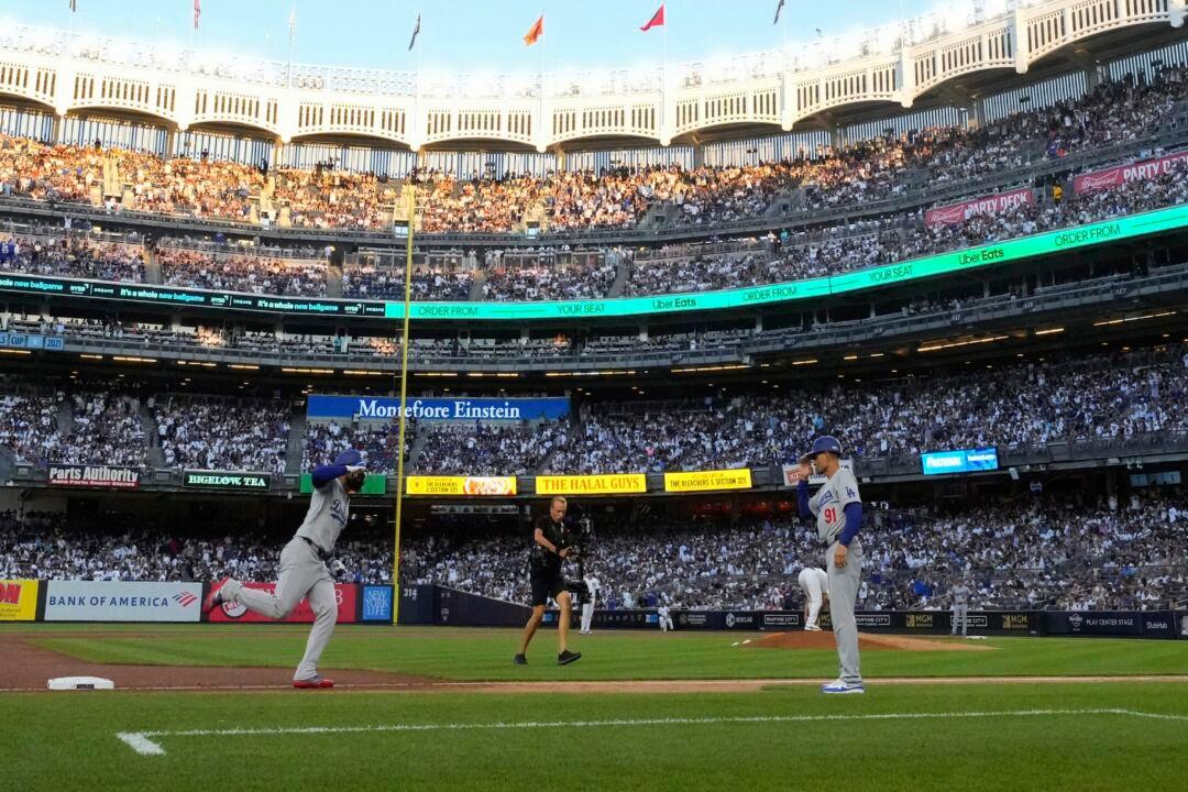 Teoscar Hernández Powers Dodgers to 11–3 Win Over Yankees