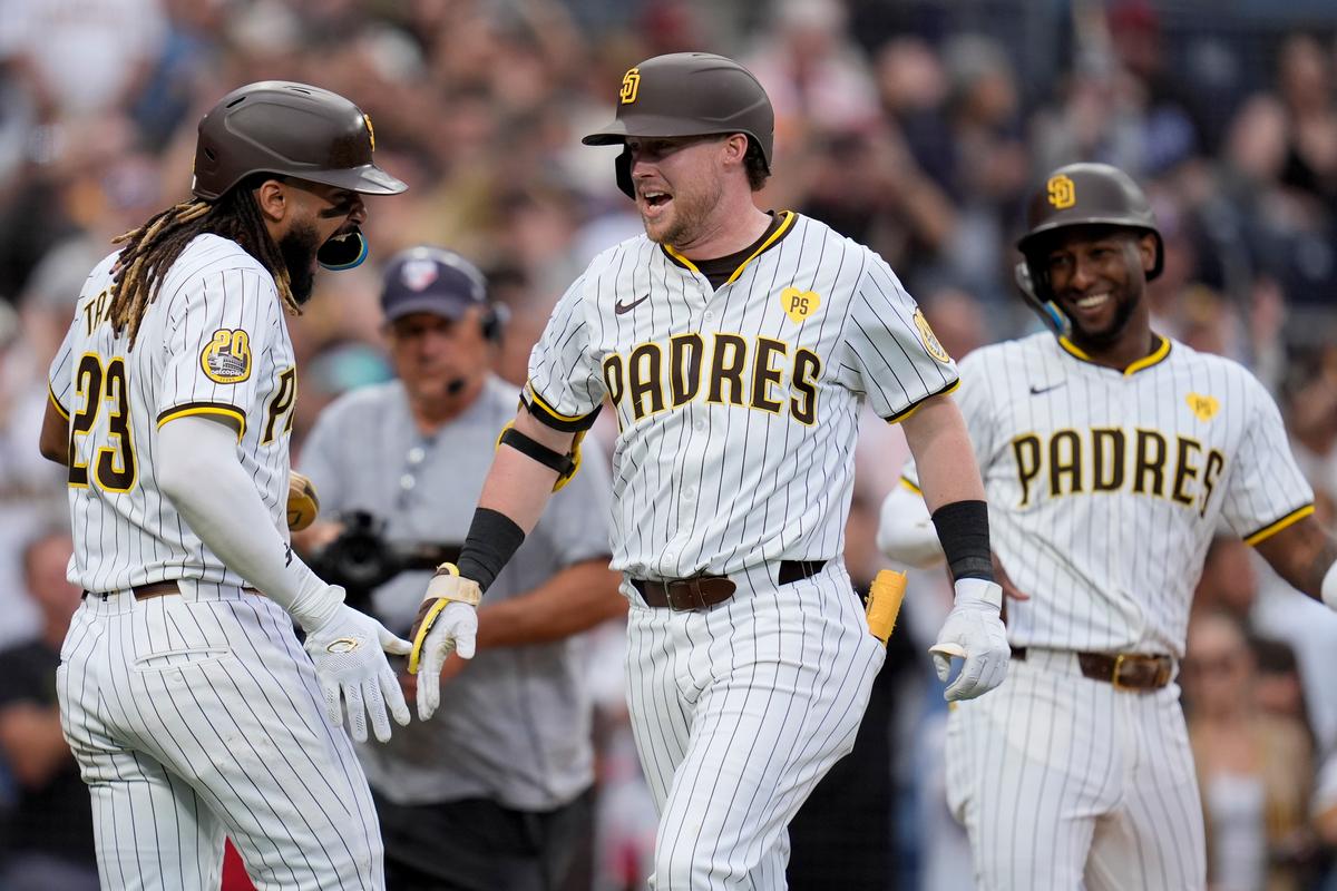Kim, Cronenworth and Higashioka Homer to Back Waldron in the Padres’ 13–1 Win Against Arizona