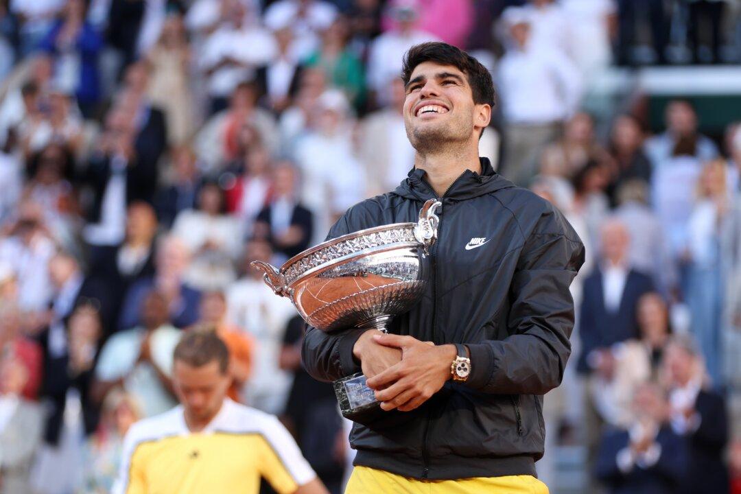 Alcaraz Outlasts Zverev in 5 Sets for Third Grand Slam Win at French Open