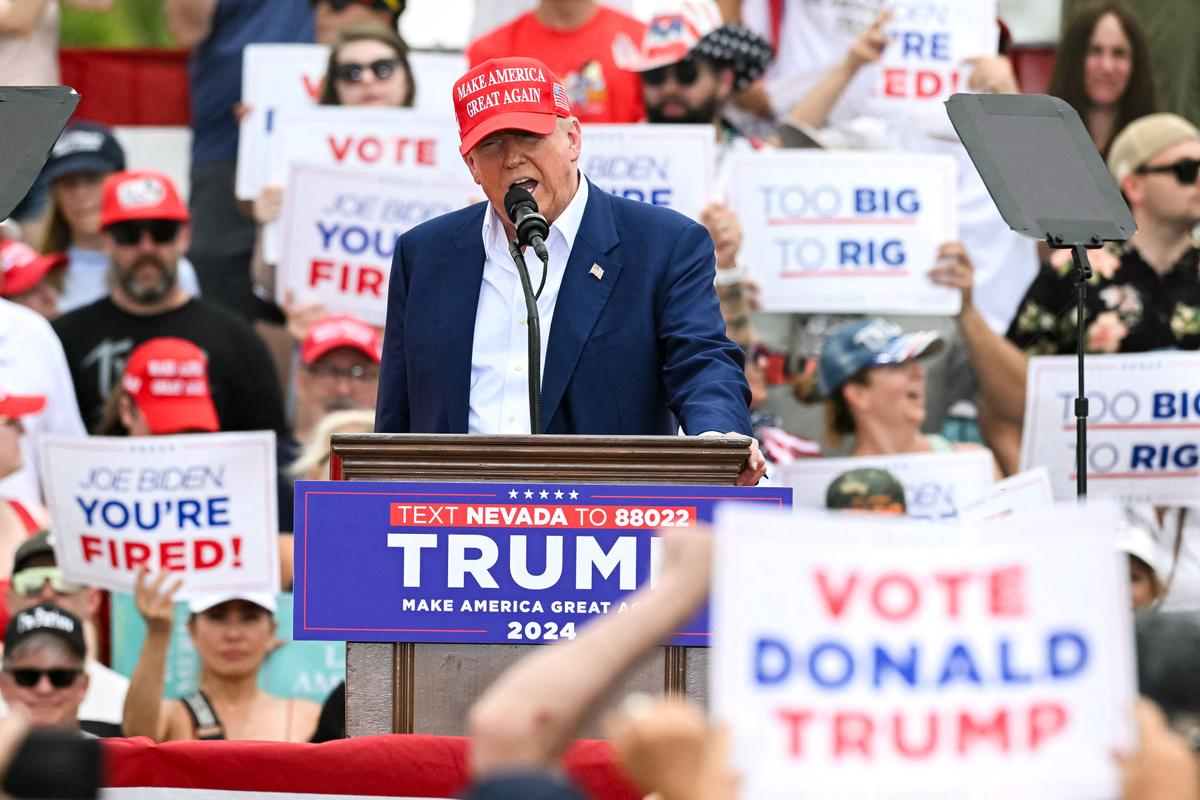 Trump Pledges to Cut All Taxes on Income From Tips