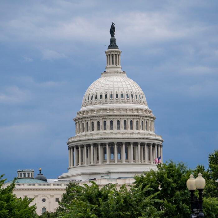 3 Lawmakers Move to Prevent Pay Raise for Congress Members