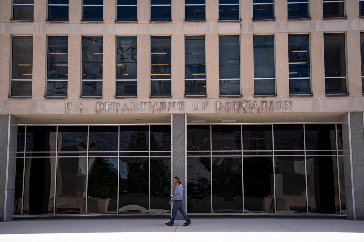 3 Federal Student Loan Deadlines That Borrowers Should Know About