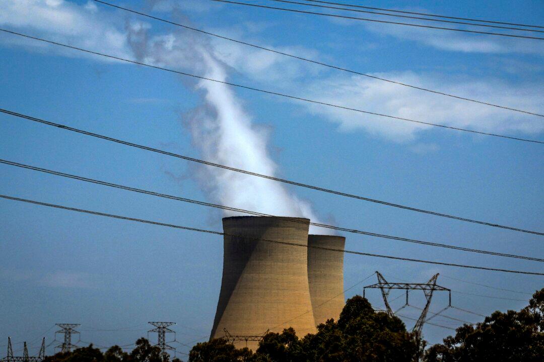 Labor and Coalition Lock Horns Over Australia’s 2030 Carbon Emission Targets