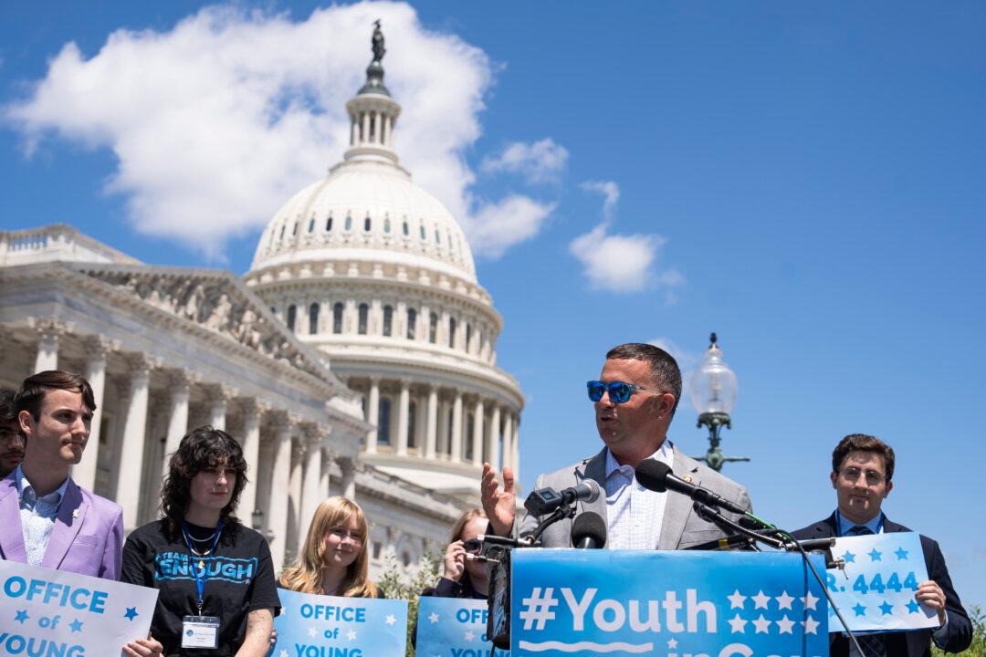 Lawmakers Seek to Establish ‘Office of Young Americans’