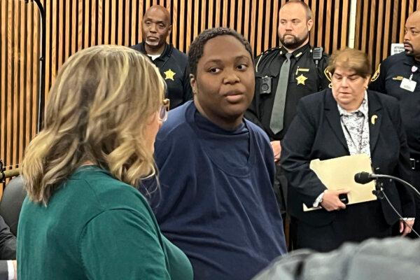Bionca Ellis (center R) appears in the Cuyahoga County Common Pleas Court in Cleveland, Ohio, on June 10, 2024. (Cory Shaffer/Cleveland.com via AP)