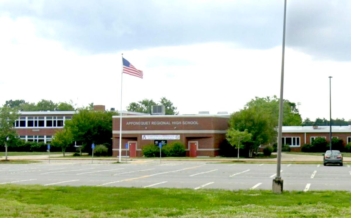 High School President Writes Notes Thanking Fellow Seniors—180 of Them