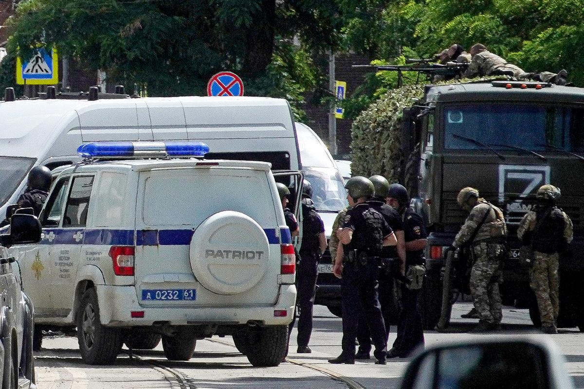 Russian Forces Storm Detention Facility to Rescue Staff Taken Hostage, Killing Hostage-Takers