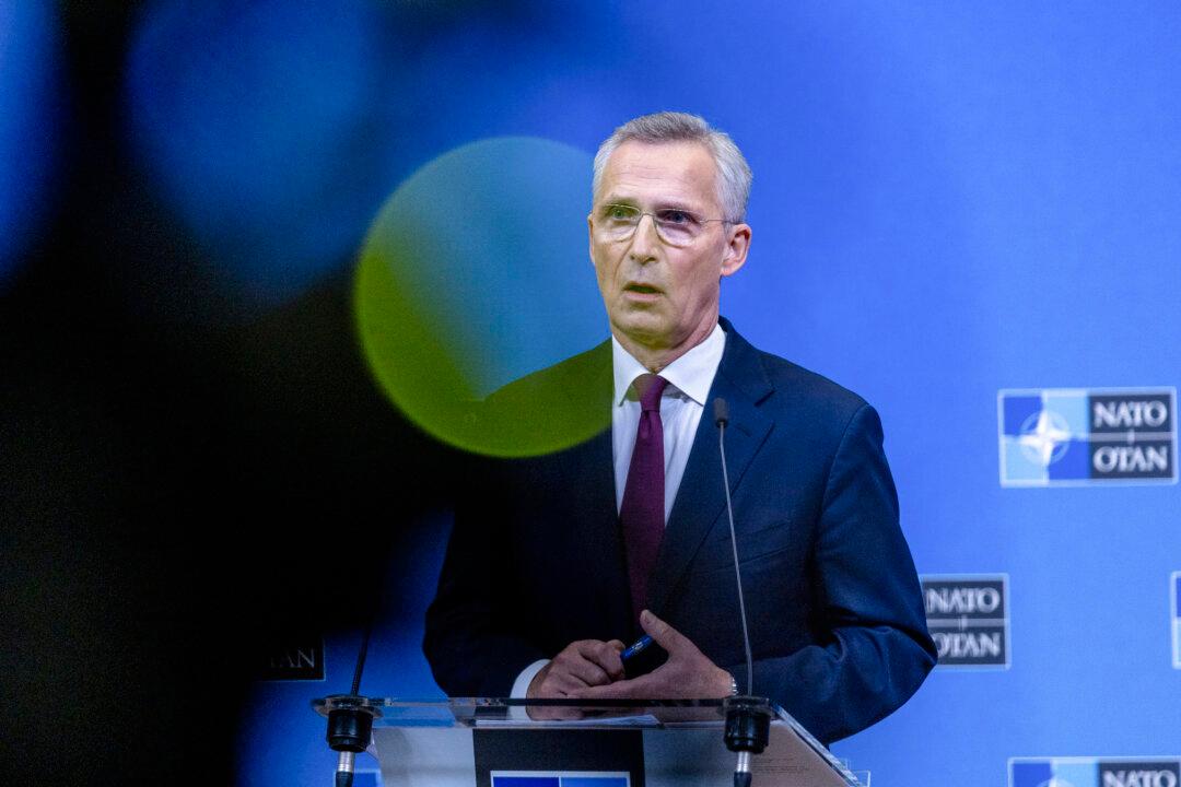 NATO Head Repeats Call for Canada to Meet 2 Percent Defence Spending Target