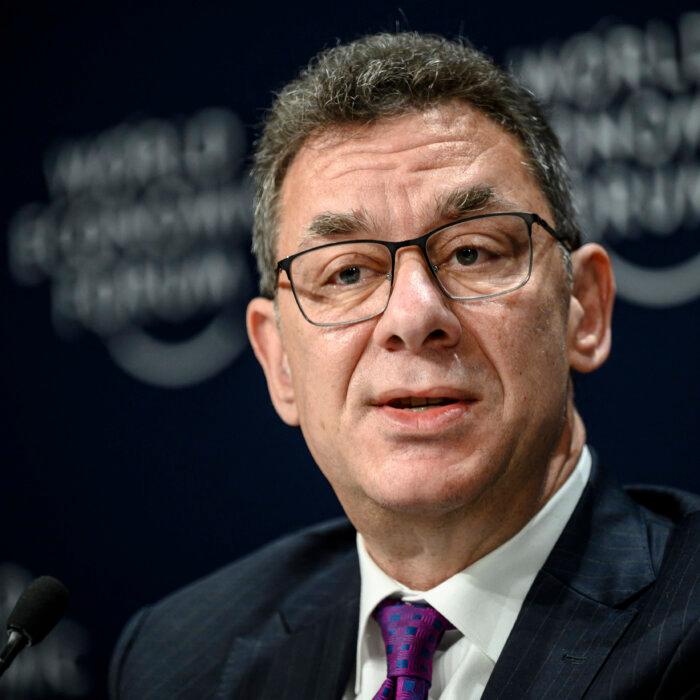 Kansas Sues Pfizer, Says Company ‘Misled’ Public on COVID-19 Vaccine