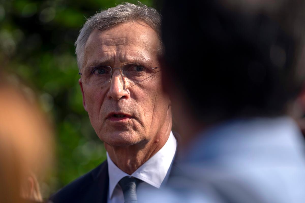 Blair Promises Canada Will Meet NATO Target as Secretary-General Visits Ottawa