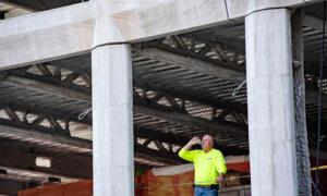Workers Cope With Heat Wave That Blankets Northeast, Southwest