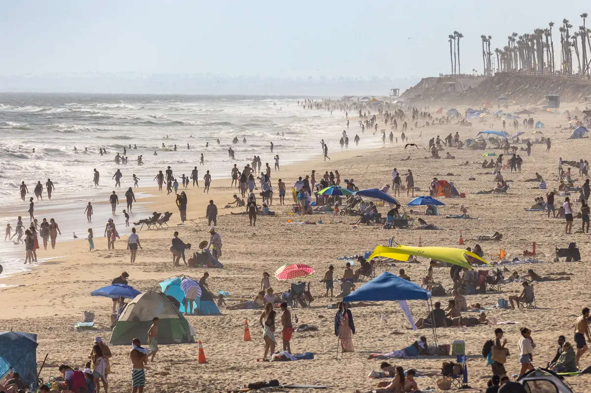 Unusually Strong El Niño Develops Early in Tropical Pacific