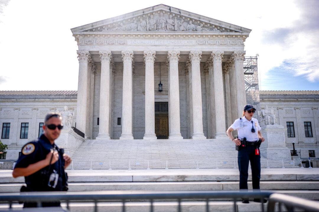 Trump Admin Asks Supreme Court to Revoke 530,000 Immigrants’ Temporary Status