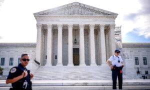 Trump Admin Asks Supreme Court to Revoke 530,000 Immigrantsâ Temporary Status