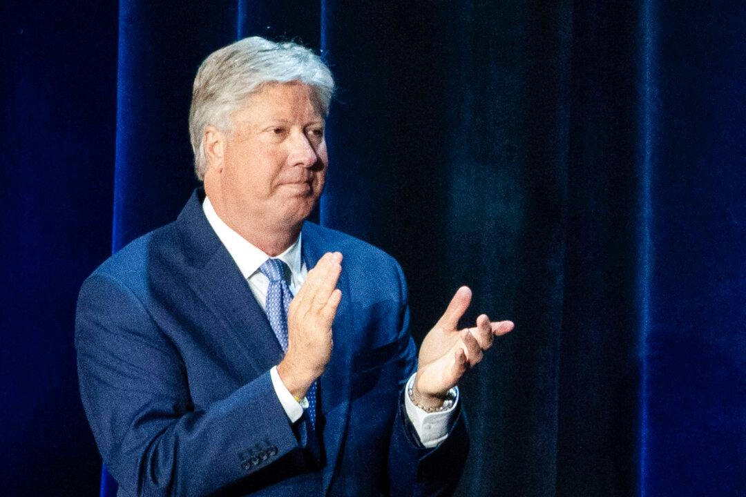 Megachurch Pastor Robert Morris Resigns Amid Sexual Abuse Allegation