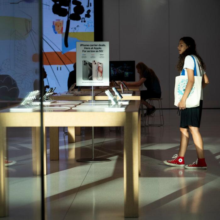 European Commission Accuses Apple of Violating Digital Market Regulations