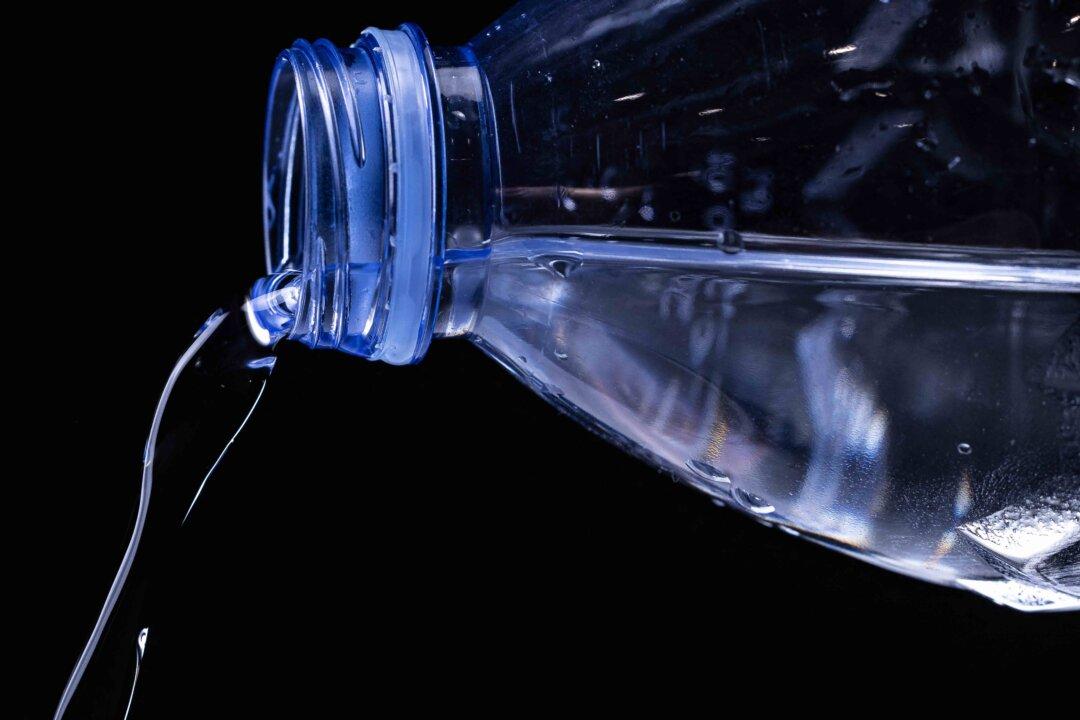 How to Detox From Microplastics and Other Toxins in Our Bodies