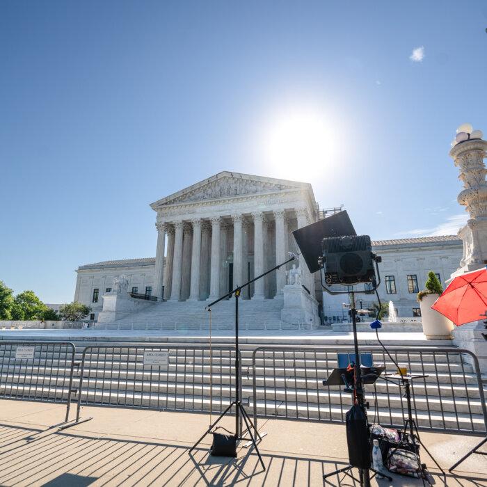 US Supreme Court Keeps Texas Man on Death Row, 2 Justices Object