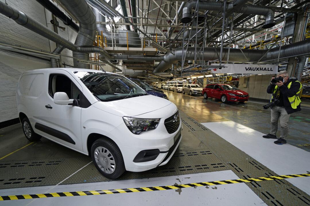 UK’s Only Electric Vehicle Factory May End Production Over Emission Rules