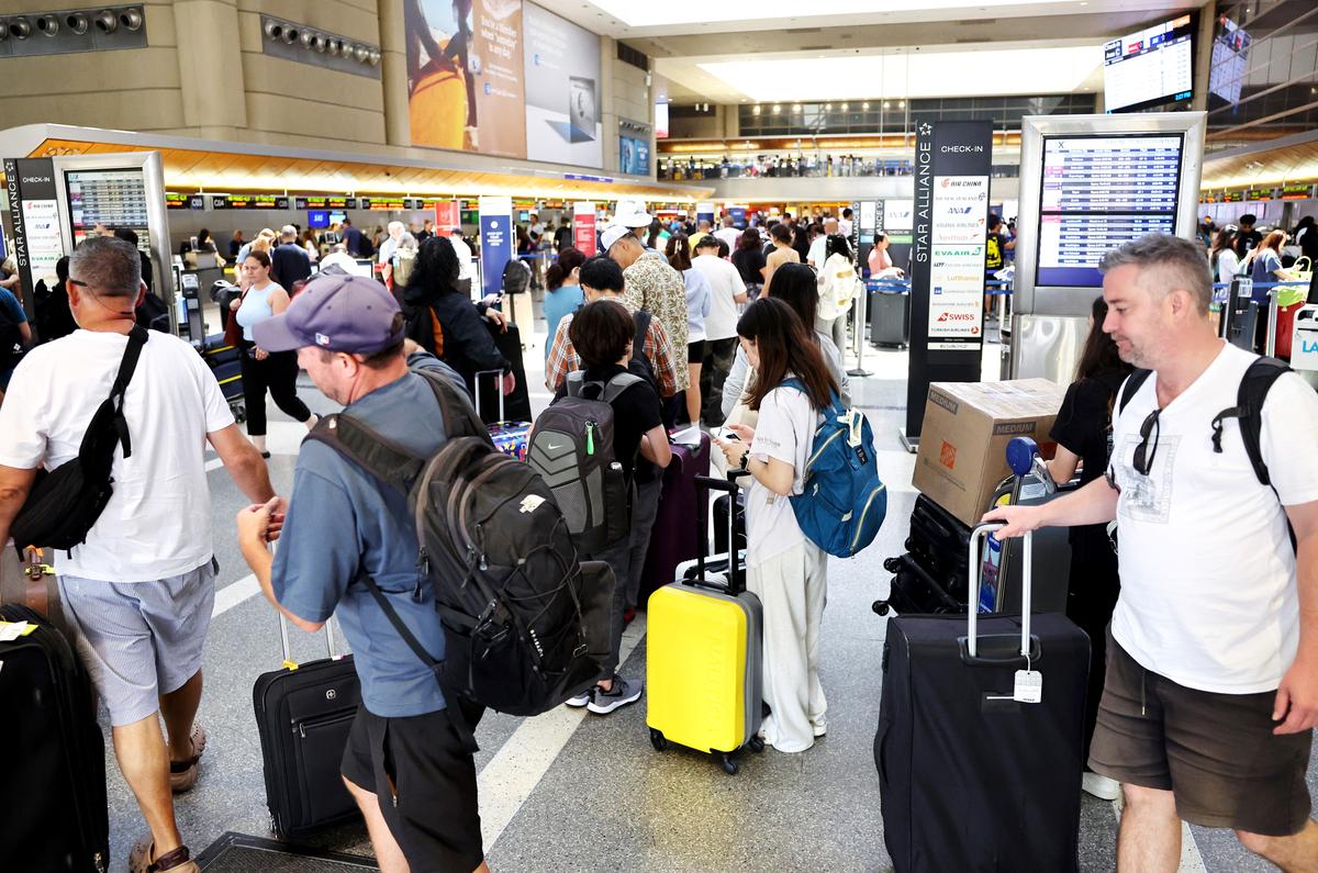 LA Referendum to Block $30 Minimum Wage Fails as Signatures Fall Short