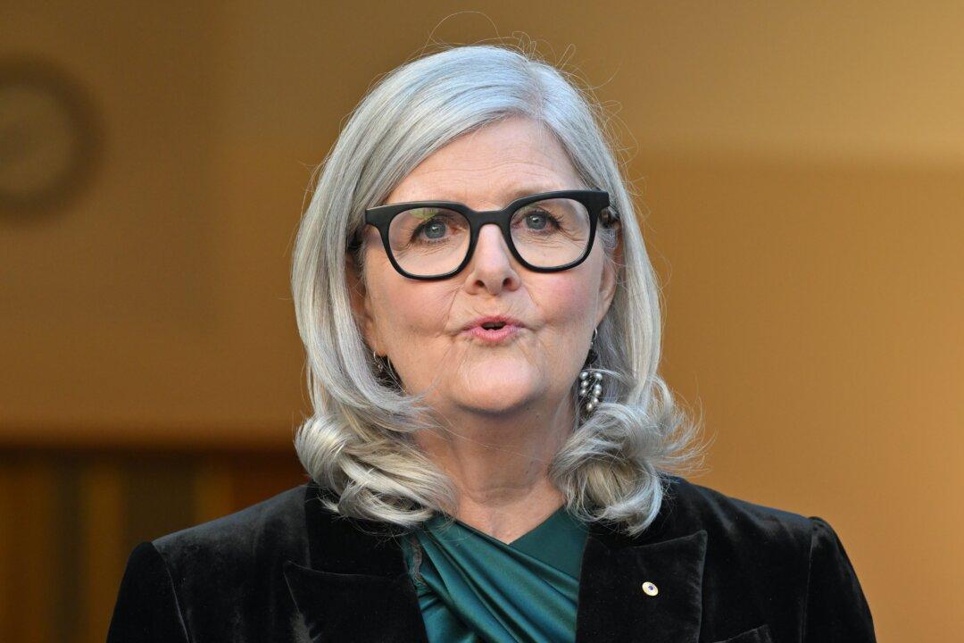 Bipartisan Backing for Australian Governor-General’s 43 Percent Pay Raise