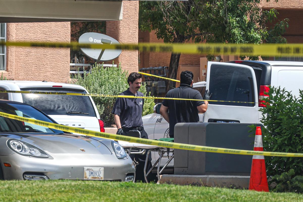 Suspect Dead After Shootings Near Las Vegas Leave 5 People Dead, Teen Injured, Police Say