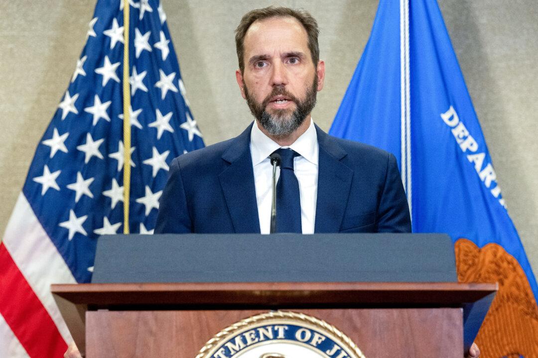 Jack Smith Asks Appeals Court to Reverse Dismissal of Trump Documents Case