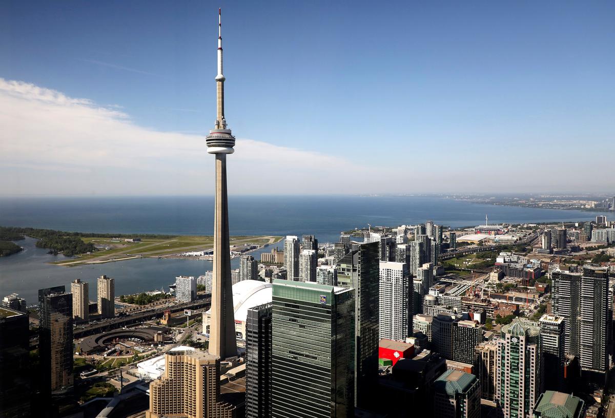 Weak Investment and Productivity Pose Threat to Canada, Report Warns