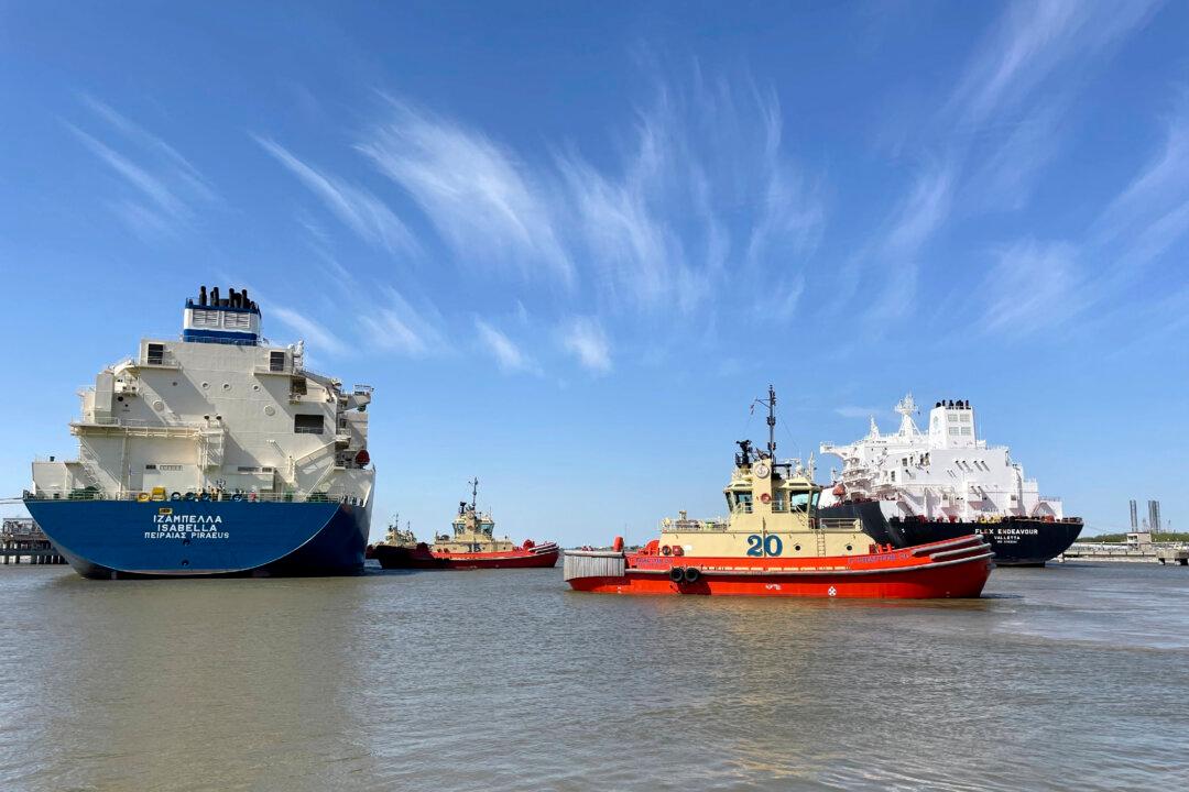 Federal Regulator Greenlights Louisiana LNG Terminal, Pipeline
