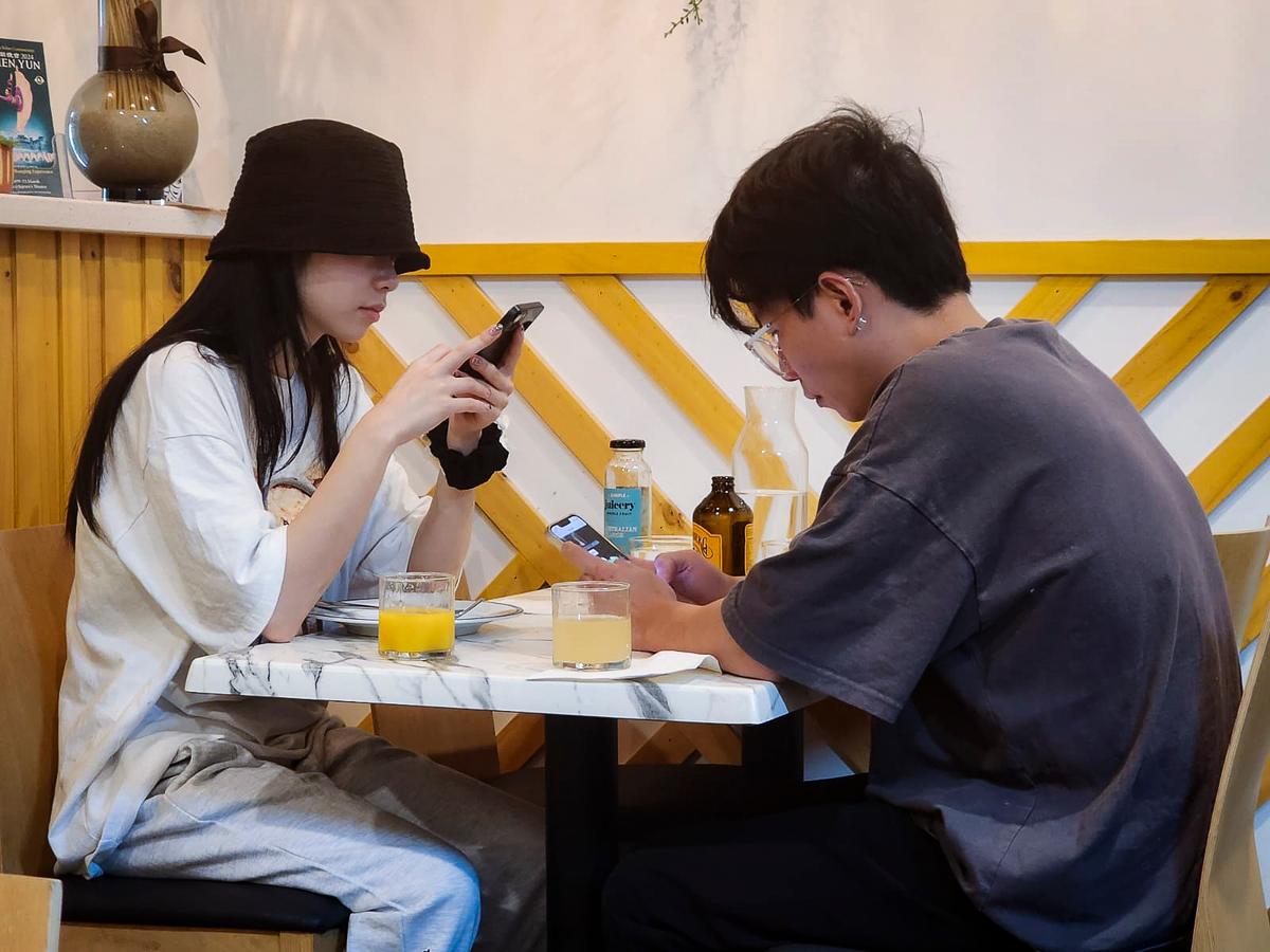 3G Network Shutdown Imminent, As Authorities Campaign to Keep Users Connected