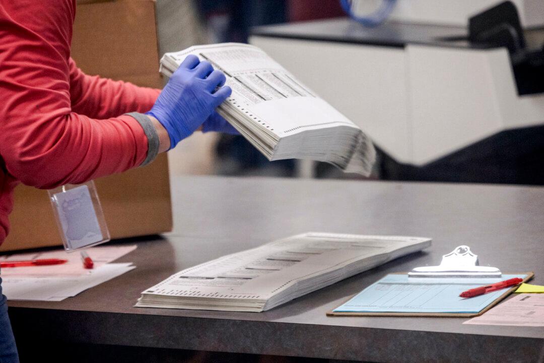 Appeals Court Reinstates Arizona Law Enabling Cancellation of Voter Registrations