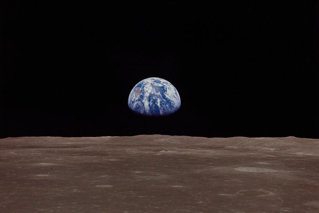 Don’t Lose the Race Back to the Moon