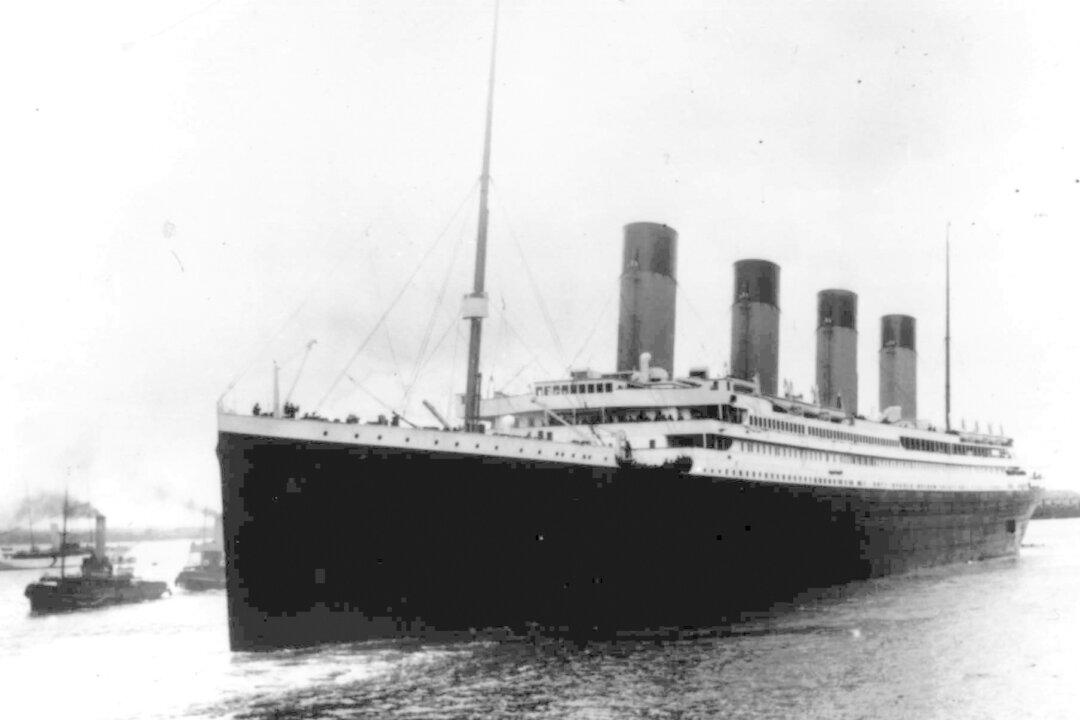US Ends Legal Fight Against Titanic Expedition; Battles Over Future Dives Are Still Possible