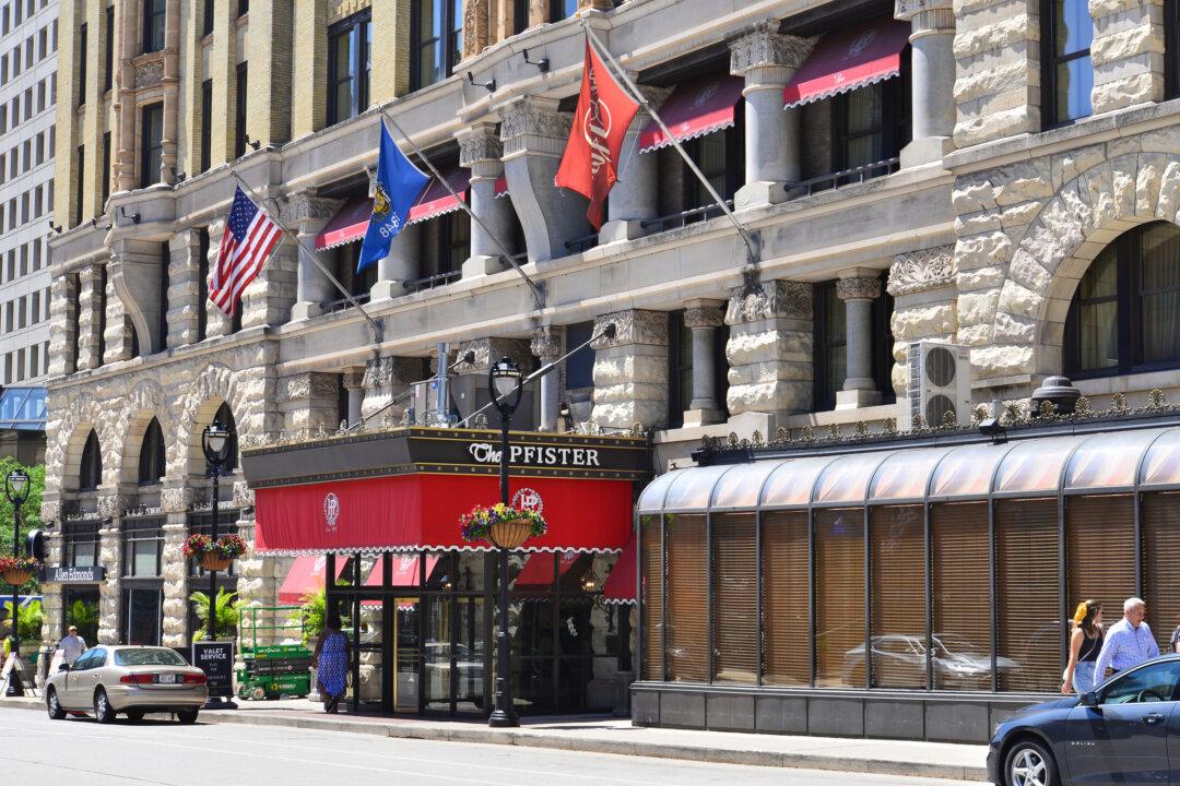 US Cities Where You'll Pay More or Less for Hotels Versus Airbnbs